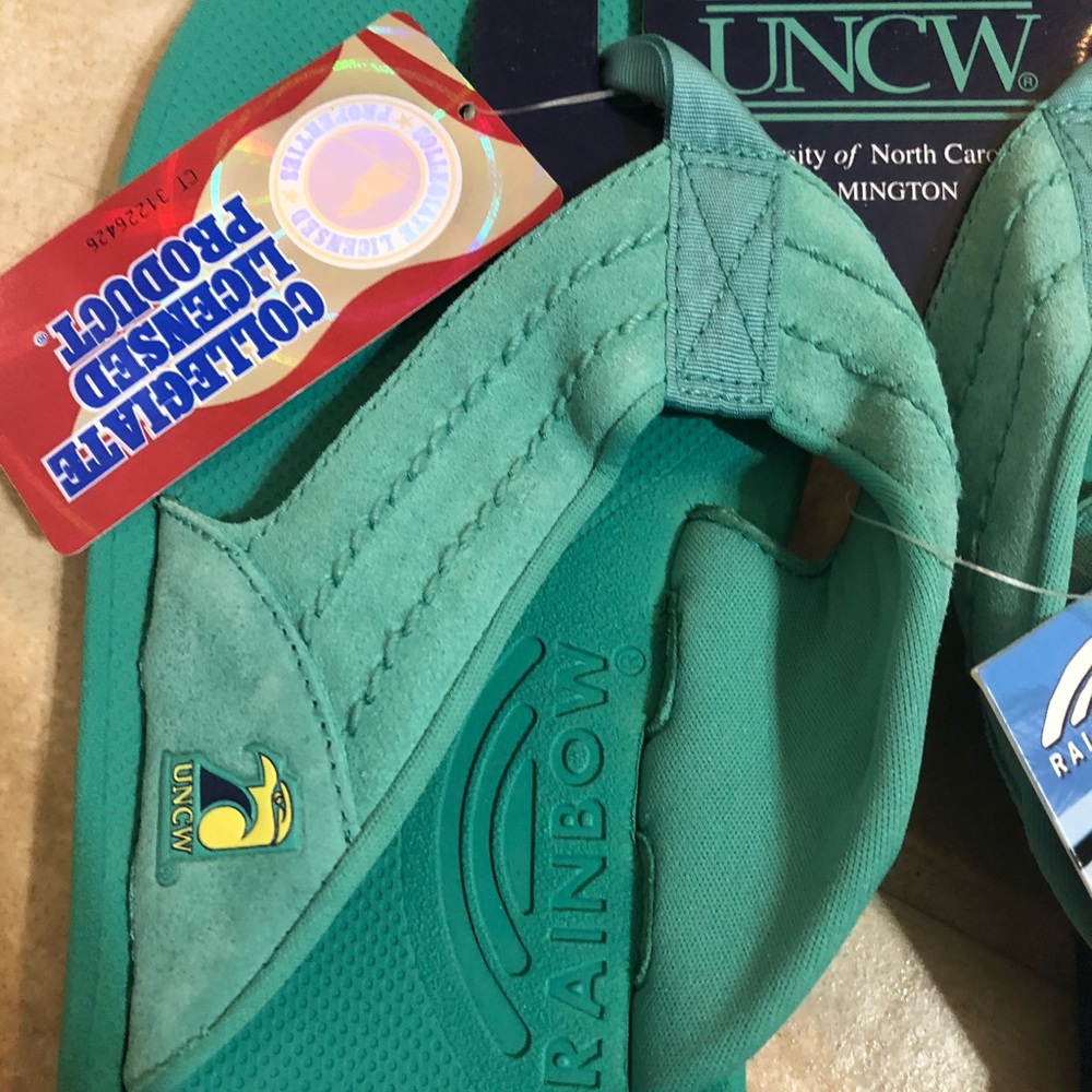 Rainbow UNC Wilmington Seahawks Cape Flip Flops - Picture 5 of 8